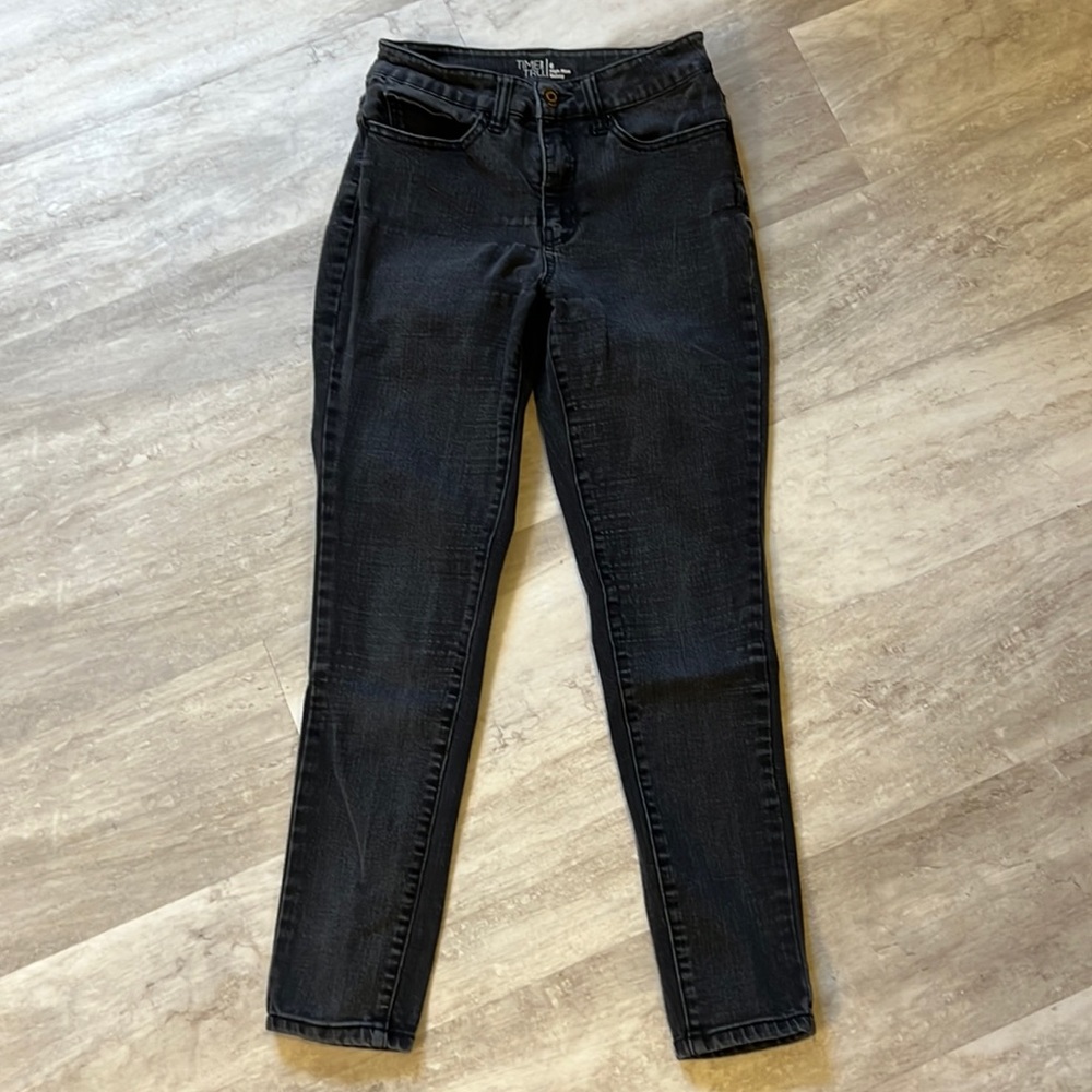 Women’s Time and Tru Black, High Rise Skinny Jeans size 6